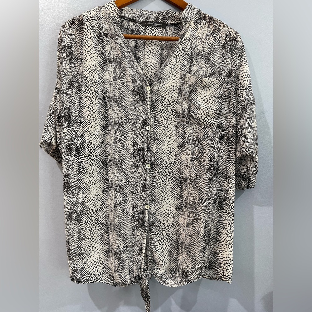 Ninth Wonder Snake Print V-Neck Blouse Short Sleeve Button Tie Front Size Small